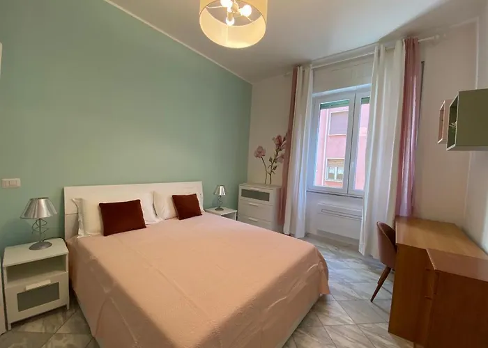 Superior Next Colosseo A/c Wo Fi 3 Bedrooms Apartment